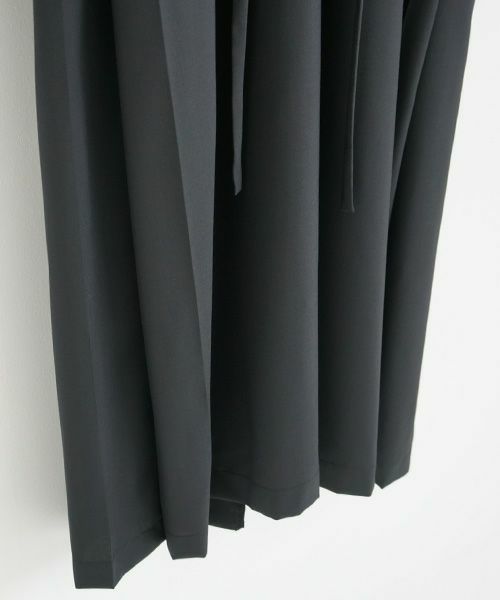 Mochi<br>モチ<br>high neck dress [black]<br>ブラックドレス