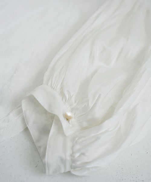 suzuki takayuki.スズキタカユキ.puff-sleeve blouse[A211-02/nude]