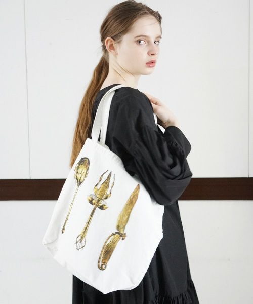 AHCAHCUM.あちゃちゅむ.昆虫図鑑トート[01-203-4502]