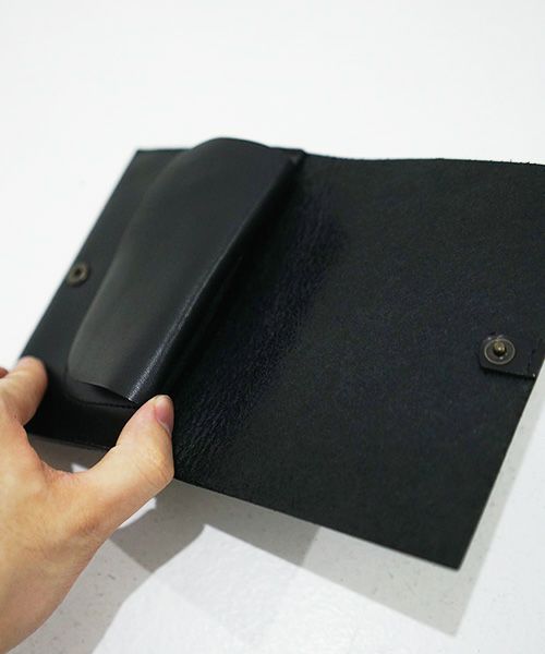 nejicommu.ネジコミュ.MATTER FLAP WALLET [BLACK]