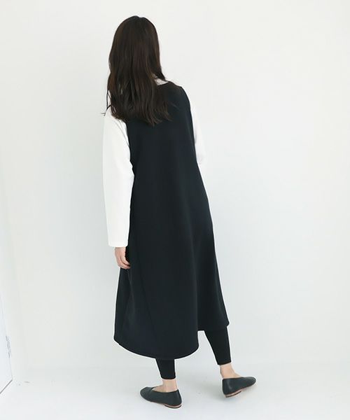 Mochi / home&miles.モチ / ホーム＆マイルズ.v-neck one piece [black]
