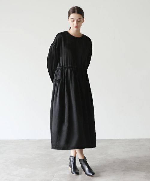 Mochi / DRESSING silk cotton gather dress [black]