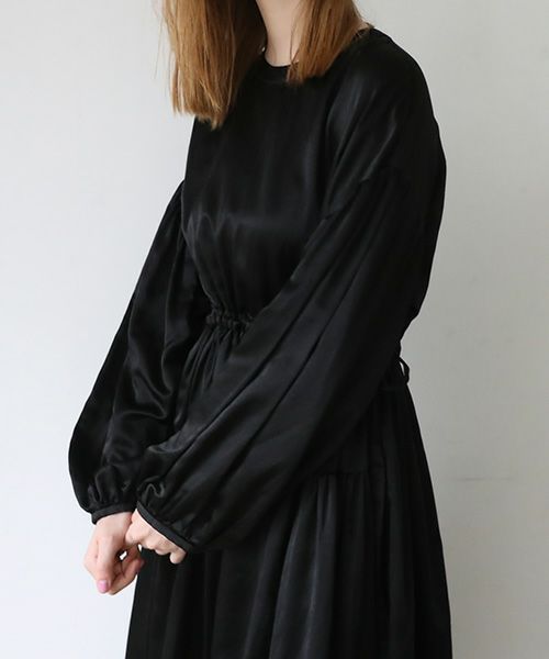 Mochi / DRESSING .silk cotton gather dress [black]