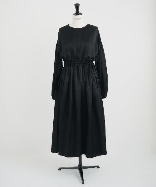 Mochi / DRESSING .silk cotton gather dress [black]