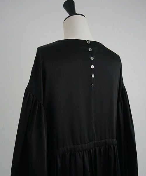 Mochi / DRESSING .silk cotton gather dress [black]