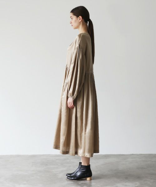 Mochi / DRESSING silk cotton gather dress [brown beige]