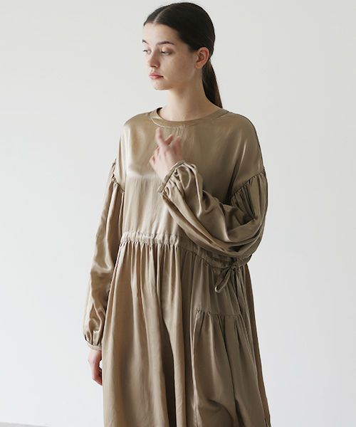 Mochi / DRESSING .silk cotton gather dress [brown beige]