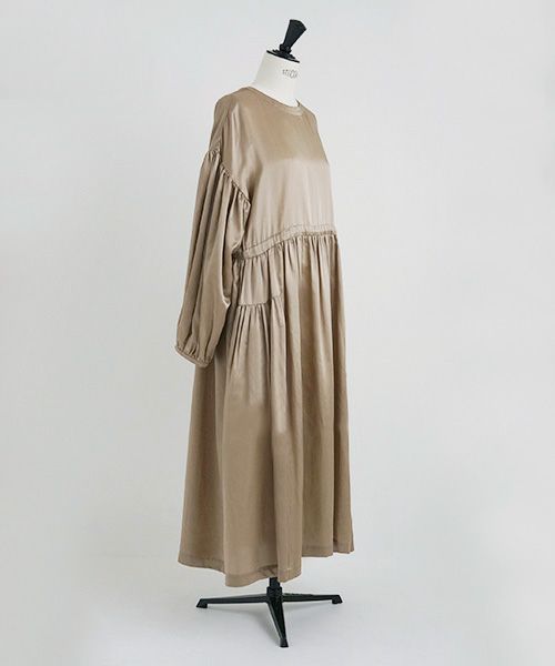 Mochi / DRESSING .silk cotton gather dress [brown beige]