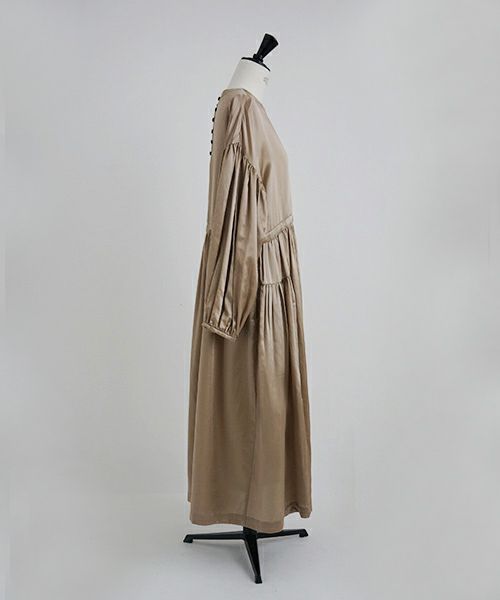 Mochi / DRESSING .silk cotton gather dress [brown beige]