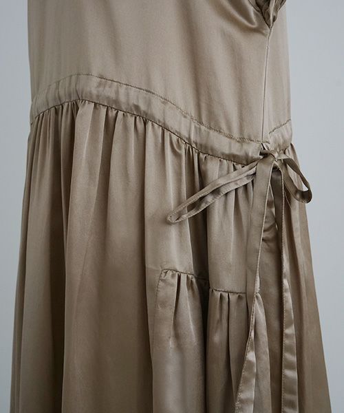 Mochi / DRESSING .silk cotton gather dress [brown beige]