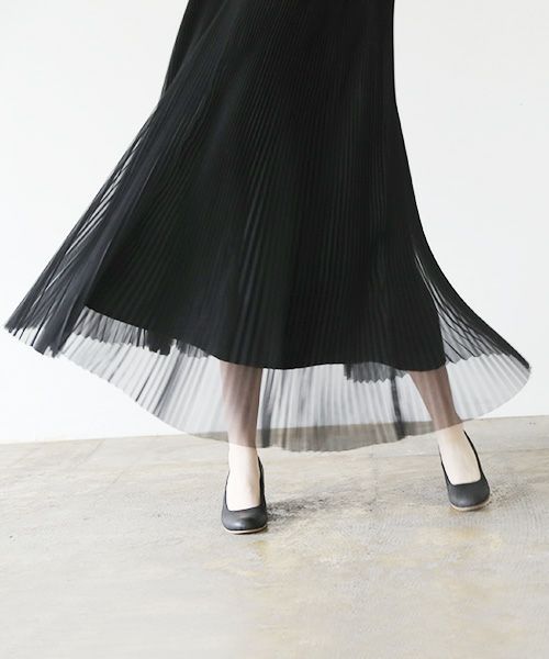 Mochi / DRESSING .organdy pleated dress [black]