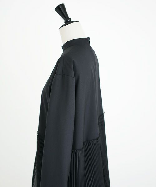 Mochi / DRESSING .organdy pleated dress [black]