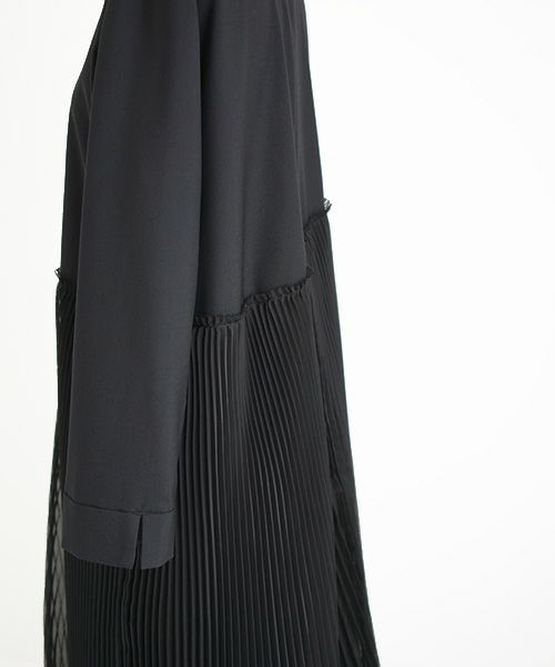 Mochi / DRESSING .organdy pleated dress [black]