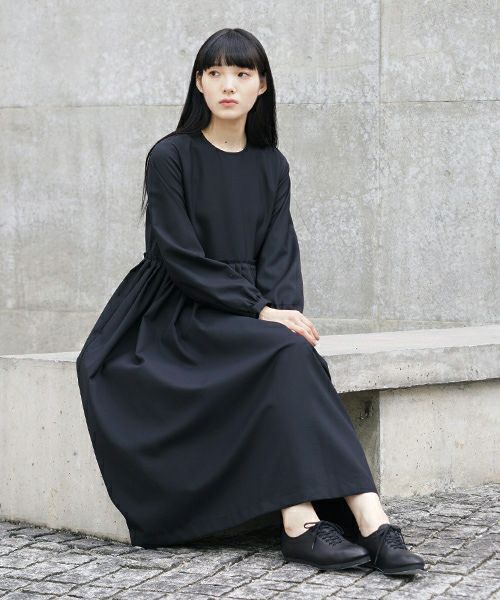 Mochi.モチ.tuck dress [ma-op-03/black]