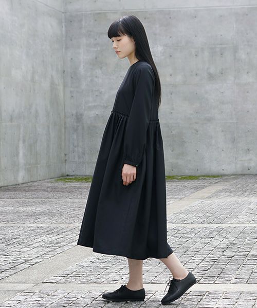 Mochi.モチ.tuck dress [ma-op-03/black]