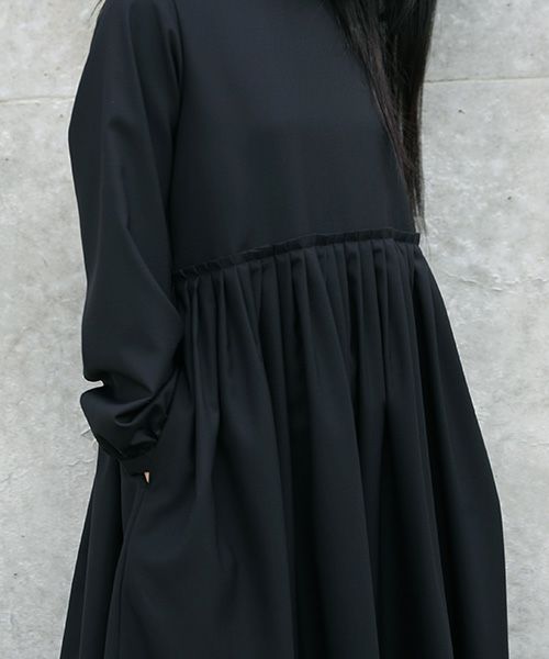 Mochi.モチ.tuck dress [ma-op-03/black]