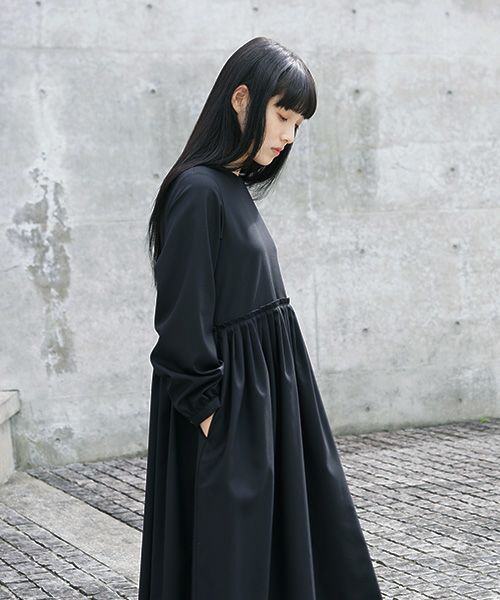 Mochi.モチ.tuck dress [ma-op-03/black]