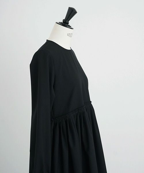 Mochi.モチ.tuck dress [ma-op-03/black]