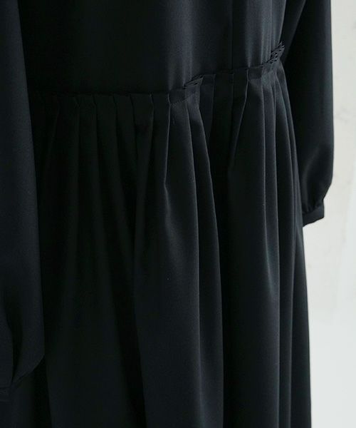 Mochi.モチ.tuck dress [ma-op-03/black]