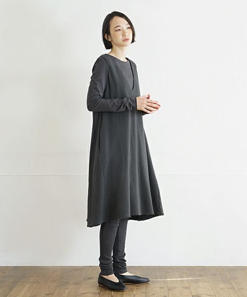 Mochi / home&miles.モチ / ホーム＆マイルズ.v-neck one piece [charcoal grey]