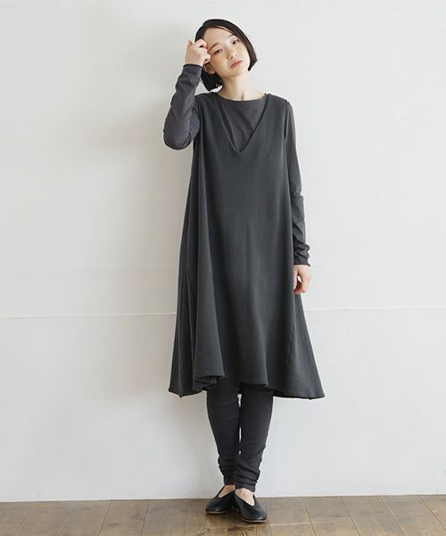 Mochi / home&miles.モチ / ホーム＆マイルズ.v-neck one piece [charcoal grey]