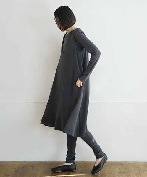 Mochi / home&miles.モチ / ホーム＆マイルズ.v-neck one piece [charcoal grey]