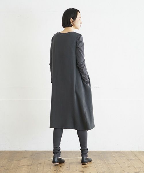 Mochi / home&miles.モチ / ホーム＆マイルズ.v-neck one piece [charcoal grey]