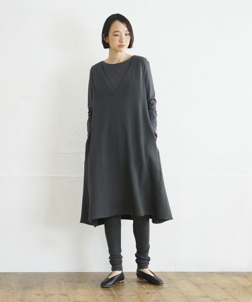 Mochi / home&miles.モチ / ホーム＆マイルズ.v-neck one piece [charcoal grey]