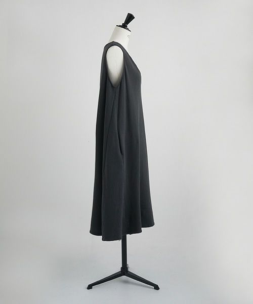 Mochi / home&miles.モチ / ホーム＆マイルズ.v-neck one piece [charcoal grey]