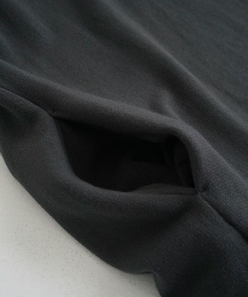 Mochi / home&miles.モチ / ホーム＆マイルズ.v-neck one piece [charcoal grey]