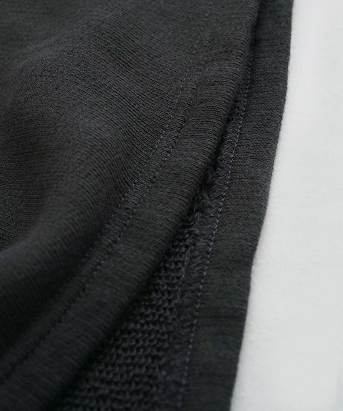 Mochi / home&miles.モチ / ホーム＆マイルズ.v-neck one piece [charcoal grey]