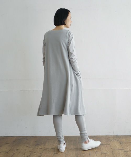 Mochi / home&miles.モチ / ホーム＆マイルズ.v-neck one piece [grey fog]