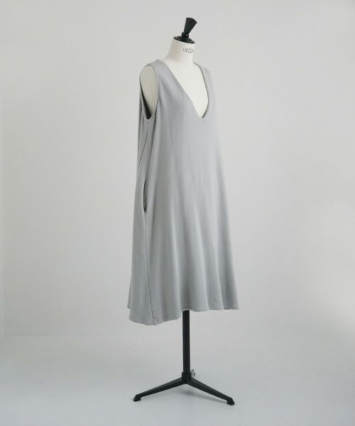 Mochi / home&miles.モチ / ホーム＆マイルズ.v-neck one piece [grey fog]