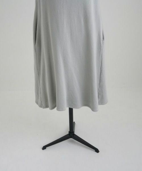 Mochi / home&miles.モチ / ホーム＆マイルズ.v-neck one piece [grey fog]