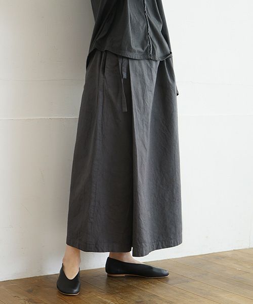 Mochi / home&miles.モチ / ホーム＆マイルズ.wrap pants [charcoal grey]