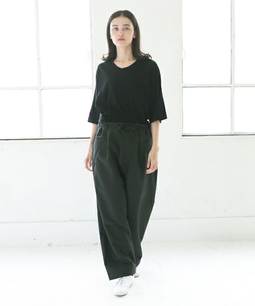 Edwina Hoerl.エドウィナホール.HOSE FUR DEN ZEITVERTREIB: KARATE[01/EH42P-02/green]_