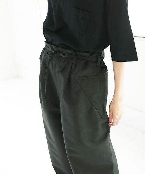 Edwina Hoerl.エドウィナホール.HOSE FUR DEN ZEITVERTREIB: KARATE[01/EH42P-02/green]_