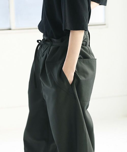 Edwina Hoerl.エドウィナホール.HOSE FUR DEN ZEITVERTREIB: KARATE[01/EH42P-02/green]_