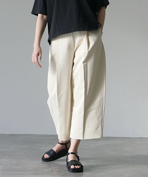 STUDIONICHOLSON スタジオニコルソン.PEACHED COTTON TWILL VOLUME PLEAT PANTS [SNW-145 / CREAM]