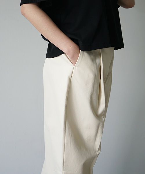 STUDIONICHOLSON スタジオニコルソン.PEACHED COTTON TWILL VOLUME PLEAT PANTS [SNW-145 / CREAM]