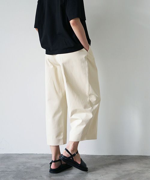 STUDIONICHOLSON スタジオニコルソン.PEACHED COTTON TWILL VOLUME PLEAT PANTS [SNW-145 / CREAM]