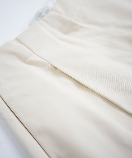 STUDIONICHOLSON スタジオニコルソン.PEACHED COTTON TWILL VOLUME PLEAT PANTS [SNW-145 / CREAM]