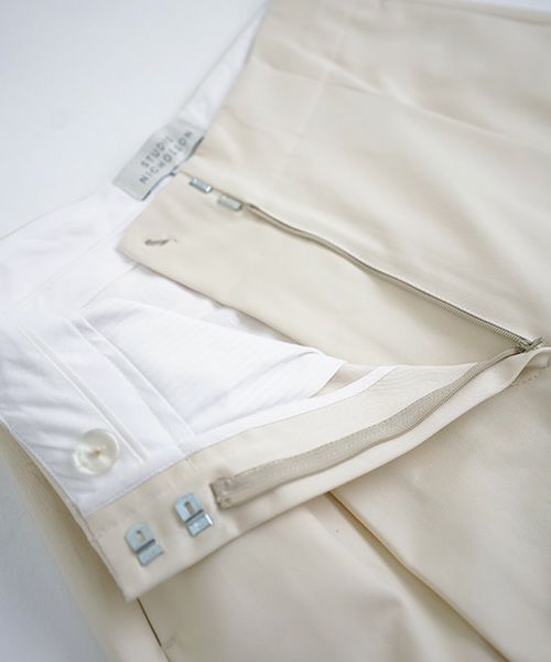 STUDIONICHOLSON スタジオニコルソン.PEACHED COTTON TWILL VOLUME PLEAT PANTS [SNW-145 / CREAM]