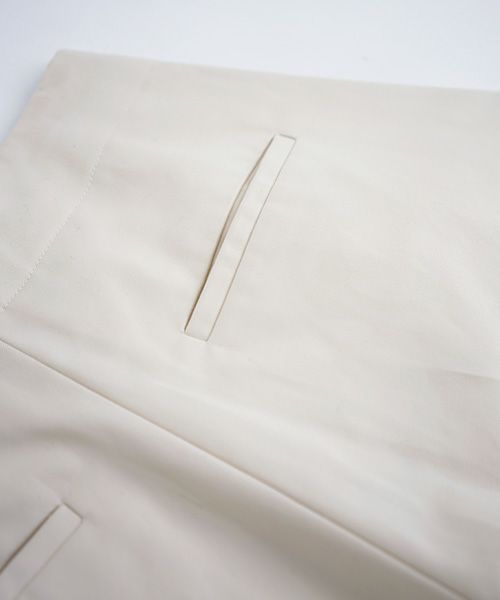 STUDIONICHOLSON スタジオニコルソン.PEACHED COTTON TWILL VOLUME PLEAT PANTS [SNW-145 / CREAM]
