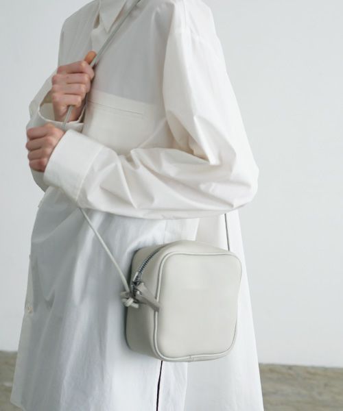 macromauro マクロマウロ.NO LETTER BAG SQUARE S [GREY]_