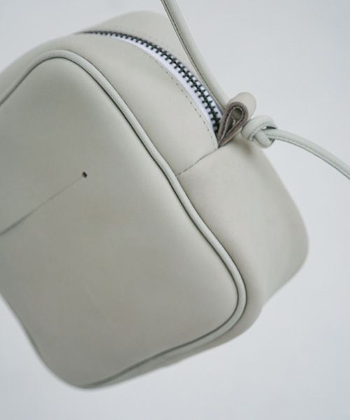 macromauro マクロマウロ.NO LETTER BAG SQUARE S [GREY]_