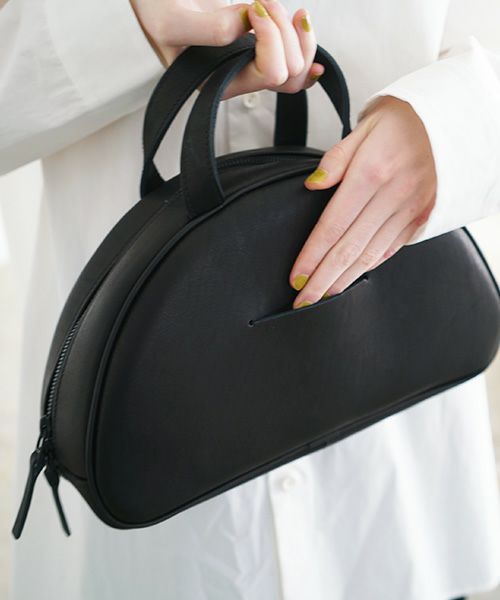 macromauro マクロマウロ.NO LETTER BAG SEMICIRCLE [BLACK]_