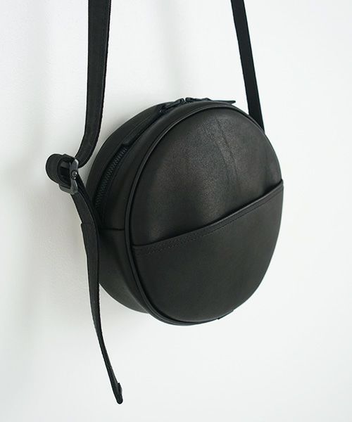 macromauro マクロマウロ.NO LETTER BAG CIRCLE M [BLACK]_