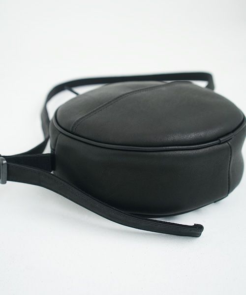 macromauro マクロマウロ.NO LETTER BAG CIRCLE M [BLACK]_