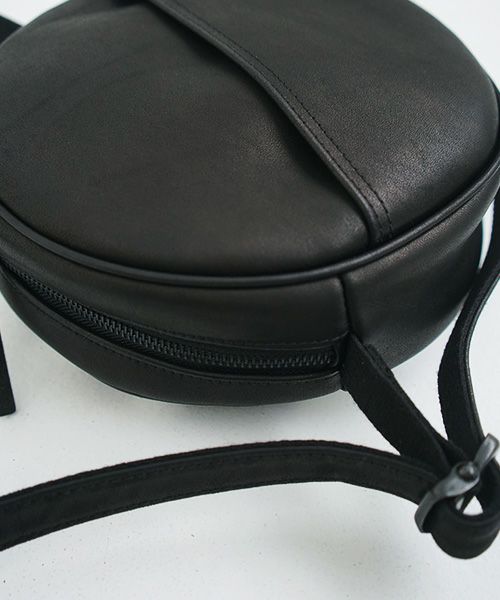 macromauro マクロマウロ.NO LETTER BAG CIRCLE M [BLACK]_